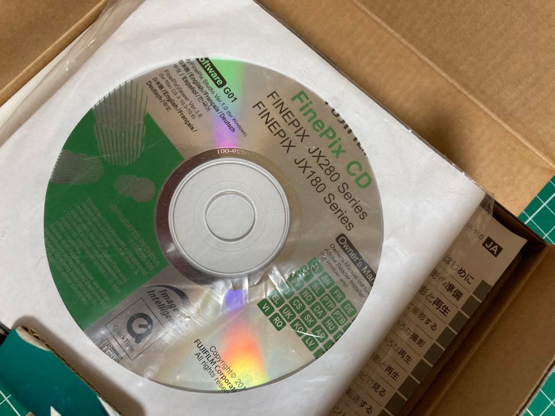 FUJI FILM JX280 ハンディデジカメ　粋なブラックボディ