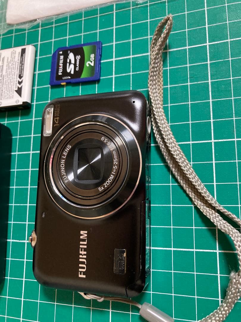 FUJI FILM JX280 ハンディデジカメ　粋なブラックボディ