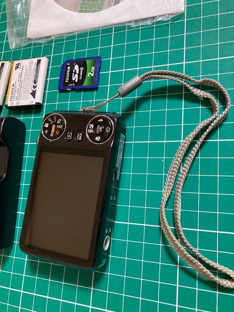 FUJI FILM JX280 ハンディデジカメ　粋なブラックボディ