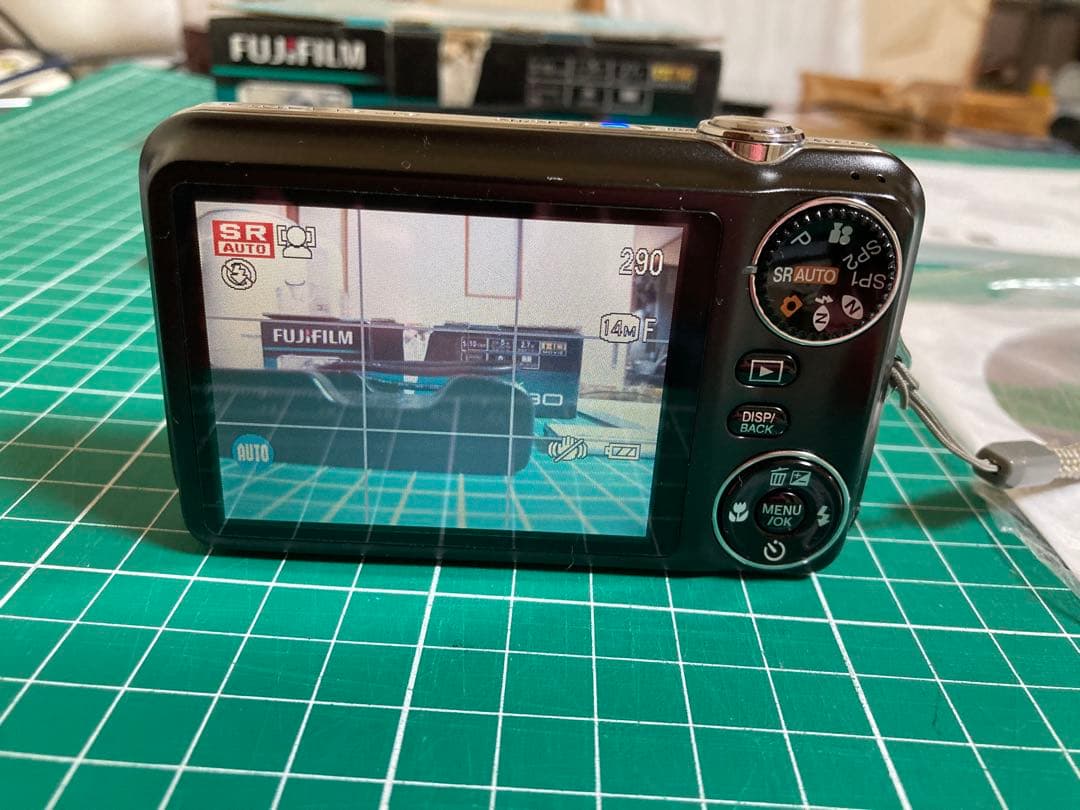 FUJI FILM JX280 ハンディデジカメ　粋なブラックボディ