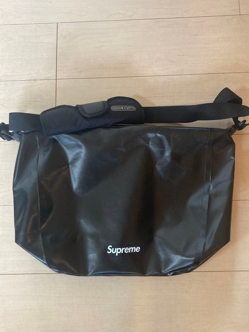Supreme®/ORTLIEB Small Messenger Bag 黒