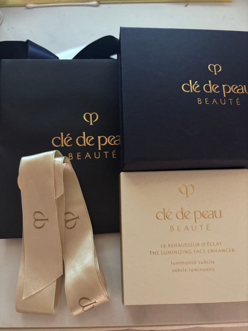 クレ・ド・ポー ボーテ ル•レオスールデクラ 21 未使用　ギフトボックス付き
