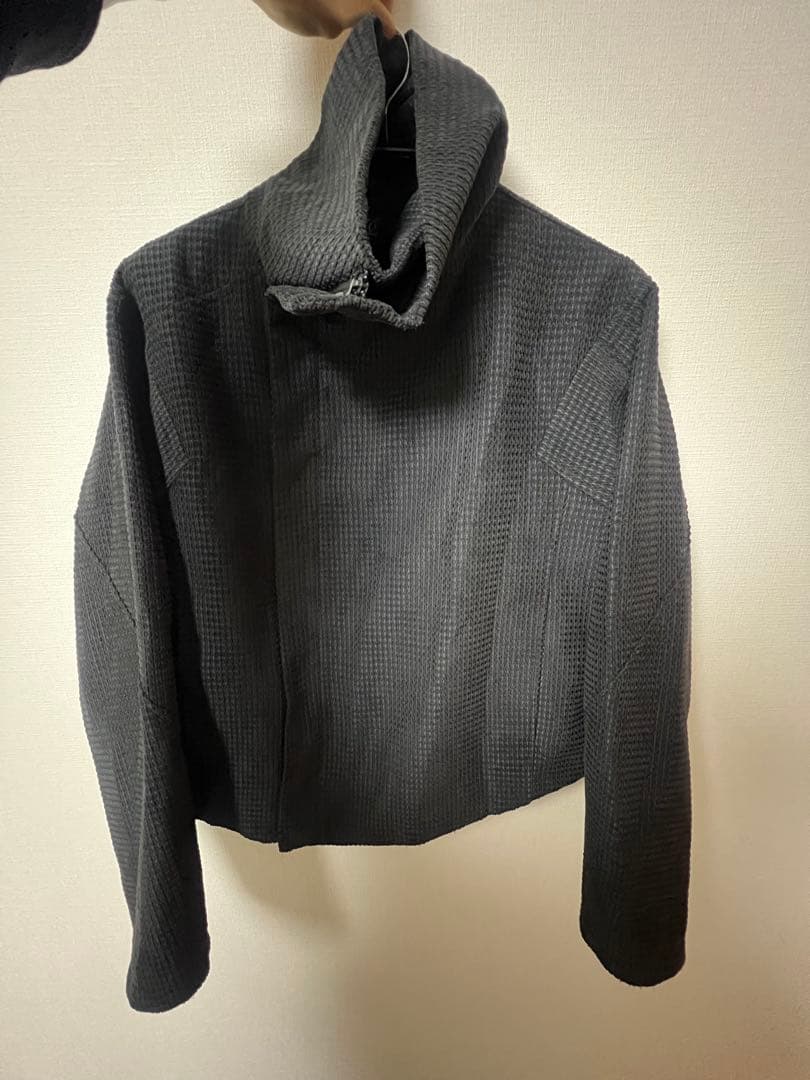 JCAESAR ZIPPER-JACKET 黒い立ち襟クロップドジャケット