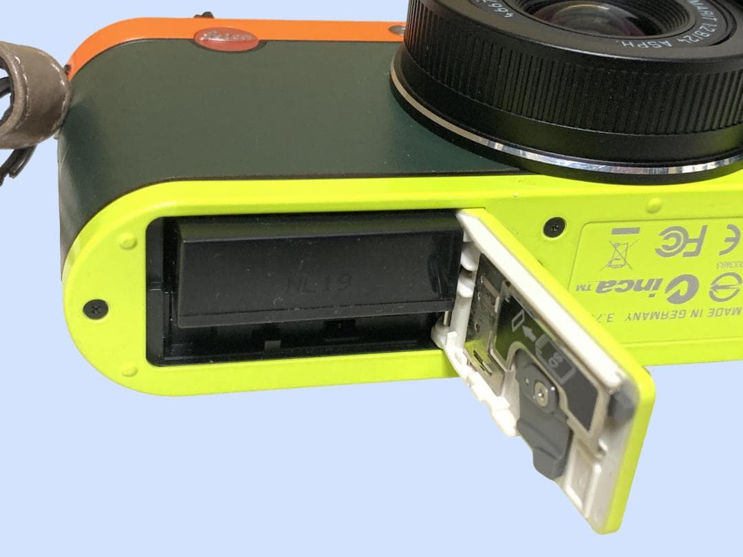 デジタルカメラ M9602 Leica X2 EDITION PAUL SMITH