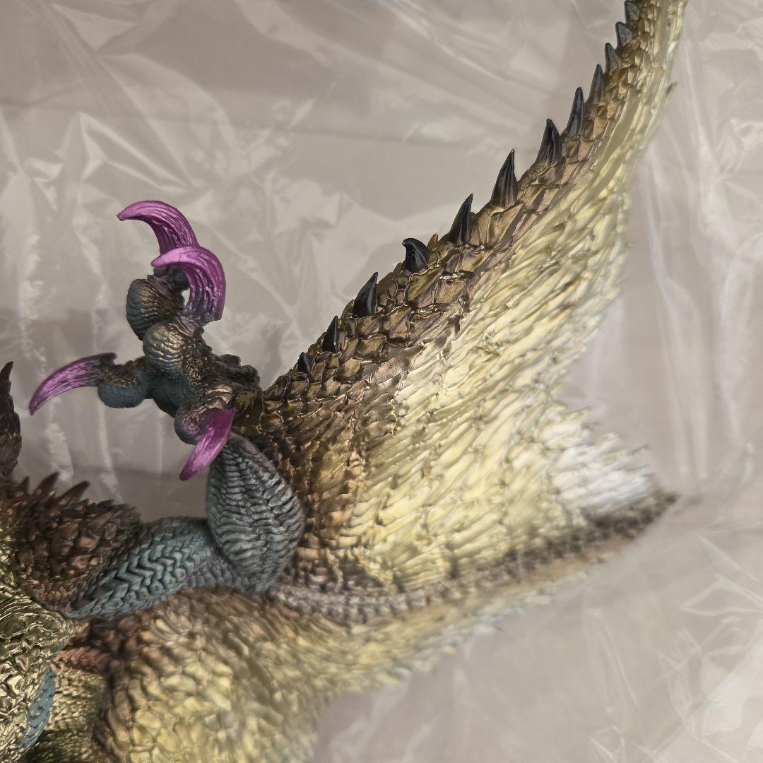 カプコンクリエイターズモデル　天廻龍シャガルマガラ　箱あり