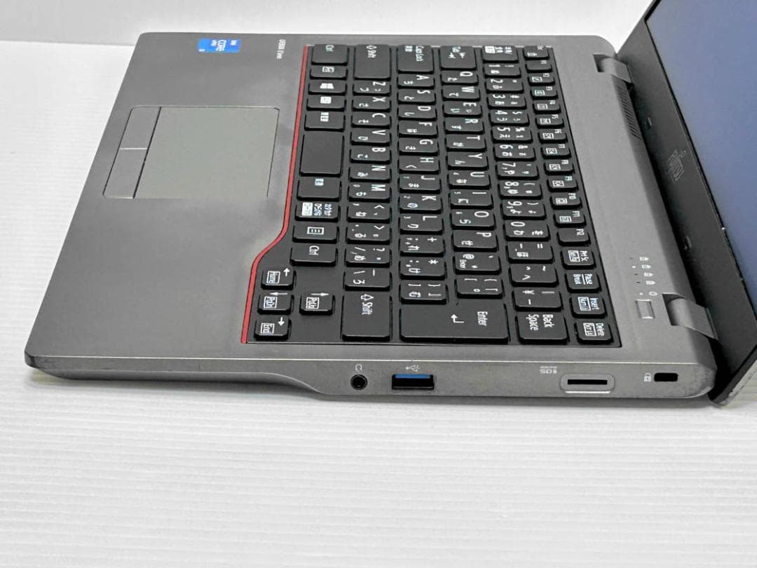 第11世代Core i5 LIFEBOOK U7411/F NVMe256G①
