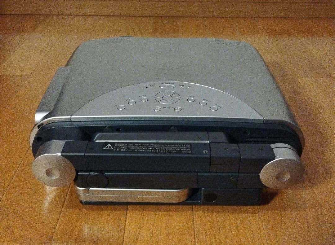 TOSHIBA 東芝 液晶プロジェクター TLP781 2000ルーメン