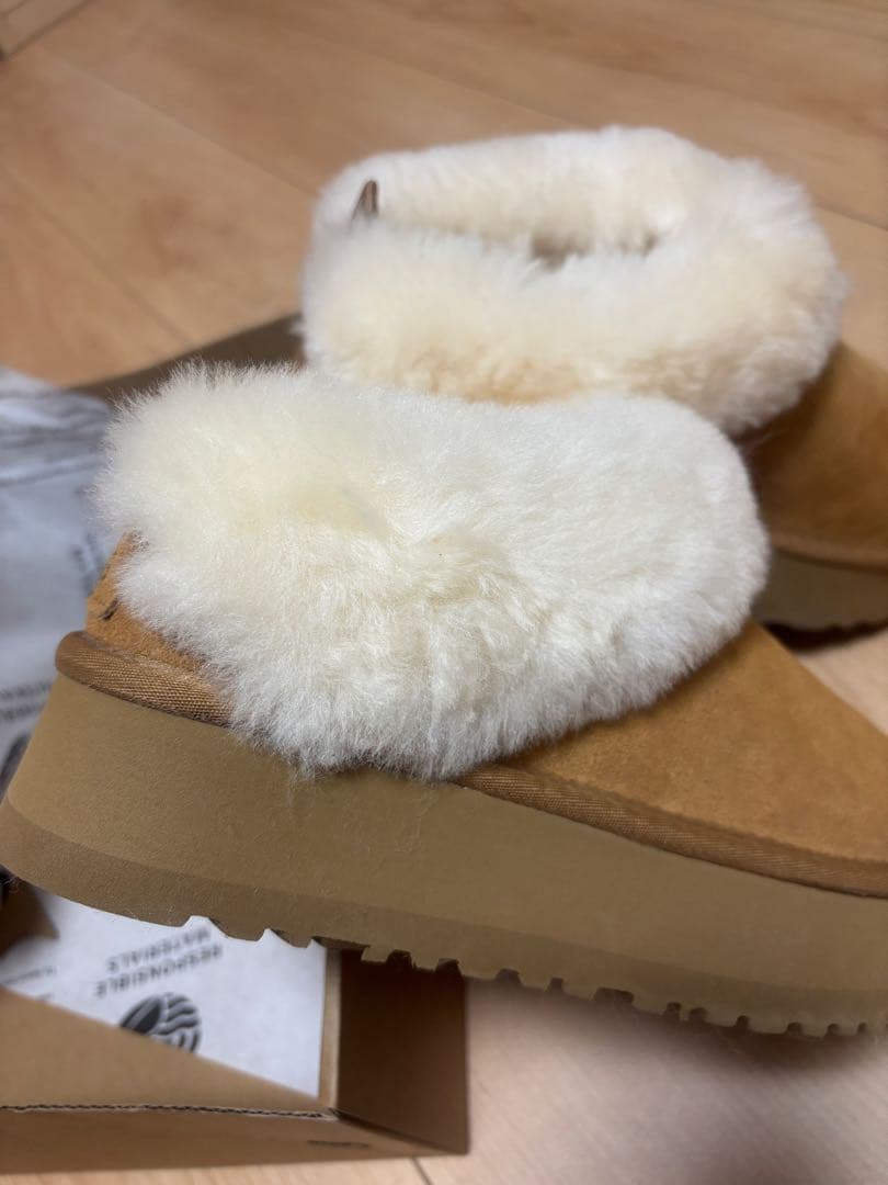 UGG 毛量最強　37cm超ふわふわムートンブーツ ベージュ
