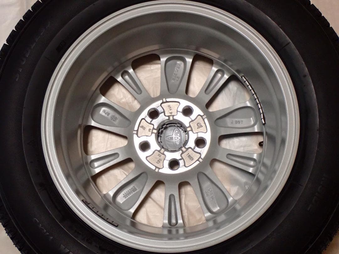 ヤリスクロス 純正 16インチ スタッドレスタイヤ 4本・60系プリウス使用可
