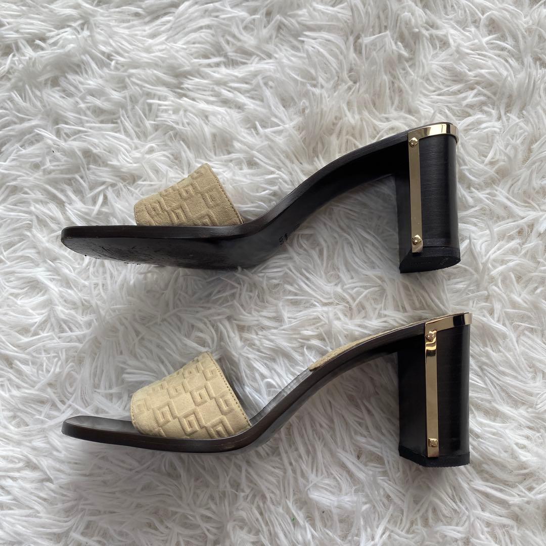 希少　【GUCCI】グッチ　ミュール　サンダル　ヒール　ベージュ　6B 金具