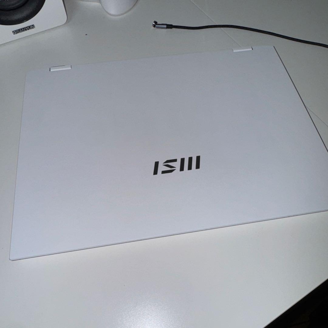 MSI ノートパソコン/14インチ/第11世代 Corei7/16GB/1TB