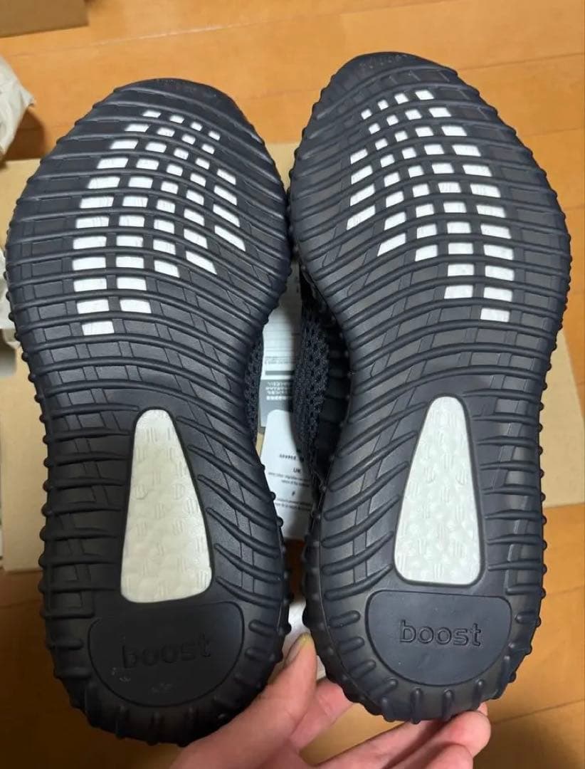 イージーブースト350v2 ブラック