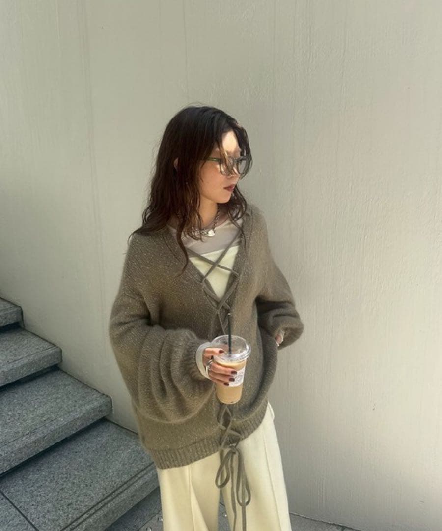 今期新作　BACK OPEN LACE UP KNIT TOP