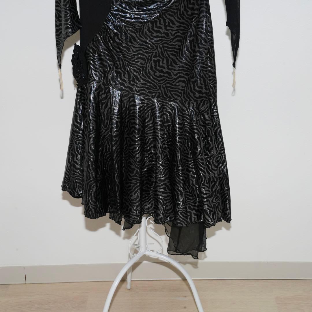 【美品】細見えが叶う美シルエットのドレス♪ 社交ダンス 指かけあり 細見え