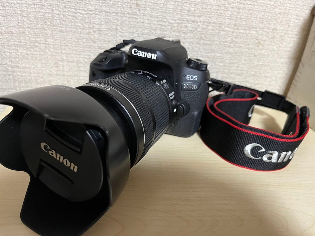 Canon eos 9000D 手ぶれ補正レンズ18-135mmストロボセット