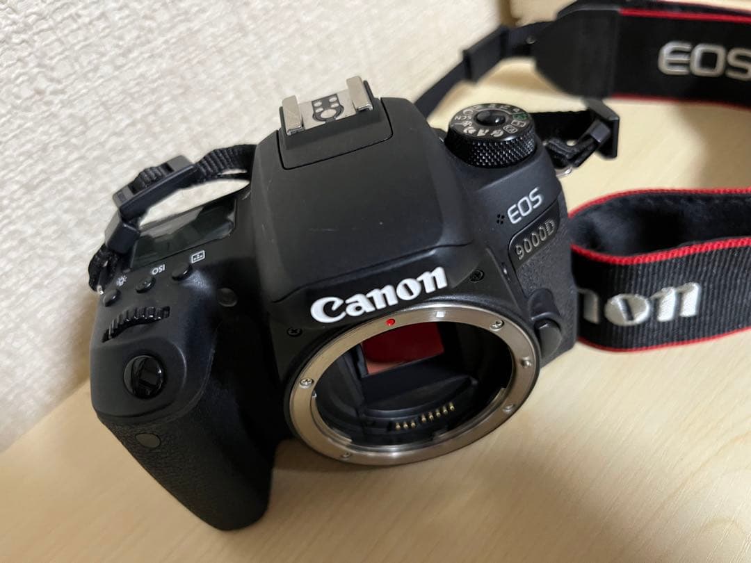 Canon eos 9000D 手ぶれ補正レンズ18-135mmストロボセット