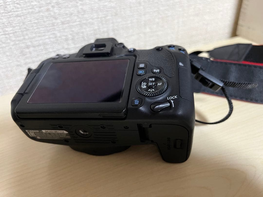 Canon eos 9000D 手ぶれ補正レンズ18-135mmストロボセット