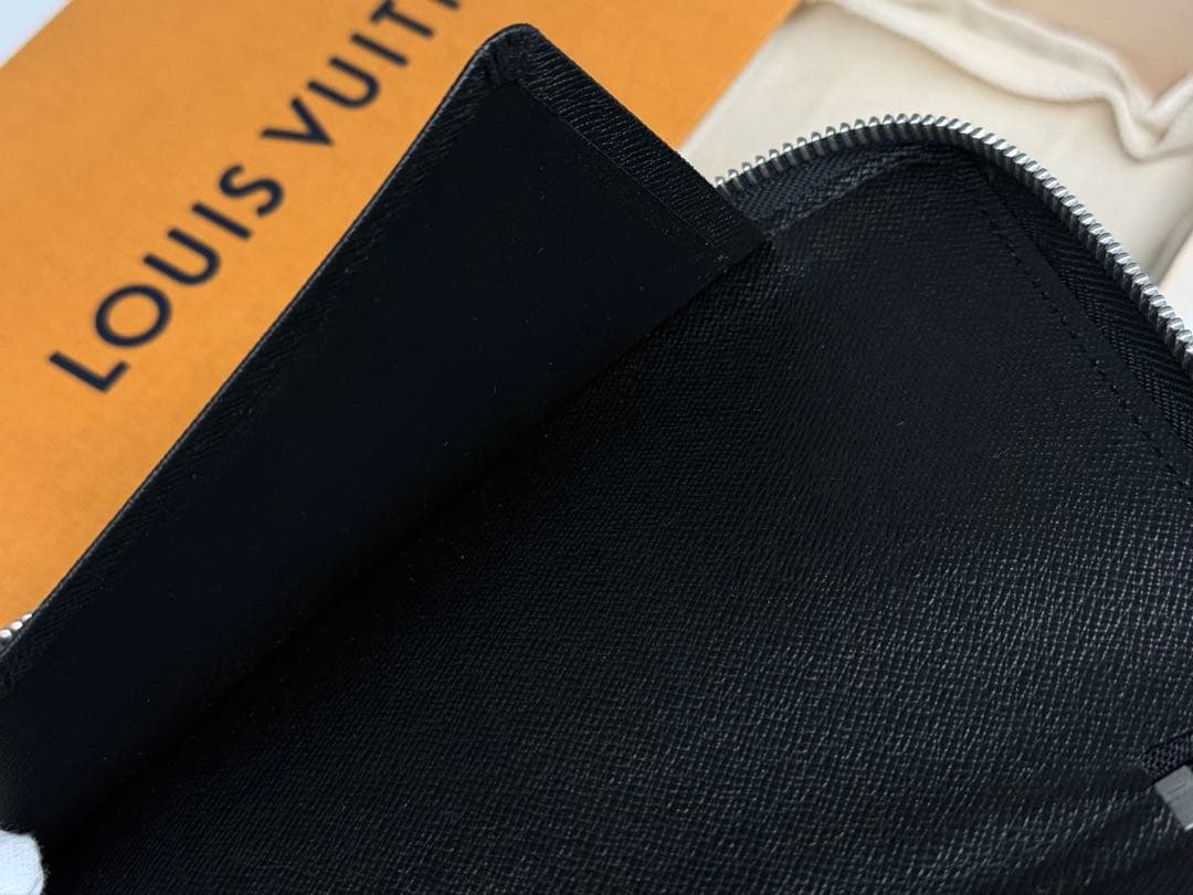 極美品！ルイヴィトン　エピ　ジッピーオーガナイザー　ブラック