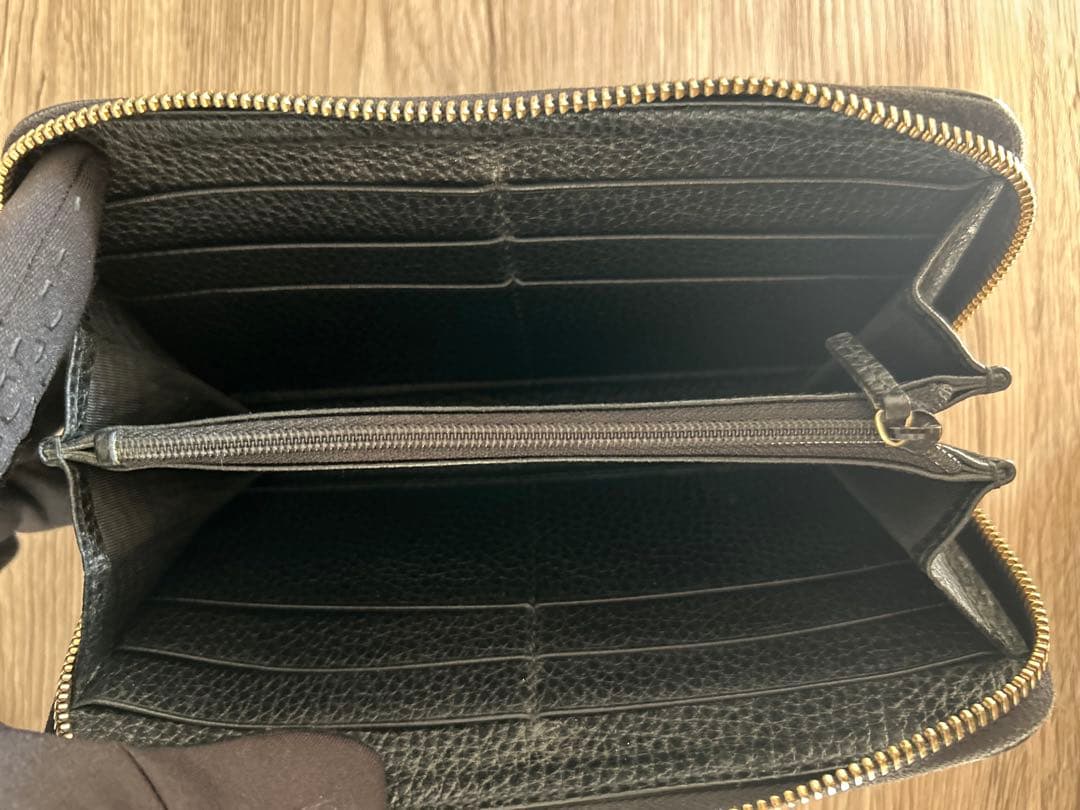 カラマ　【極美品】グッチ インターロッキング 長財布 ラウンドジップ 黒