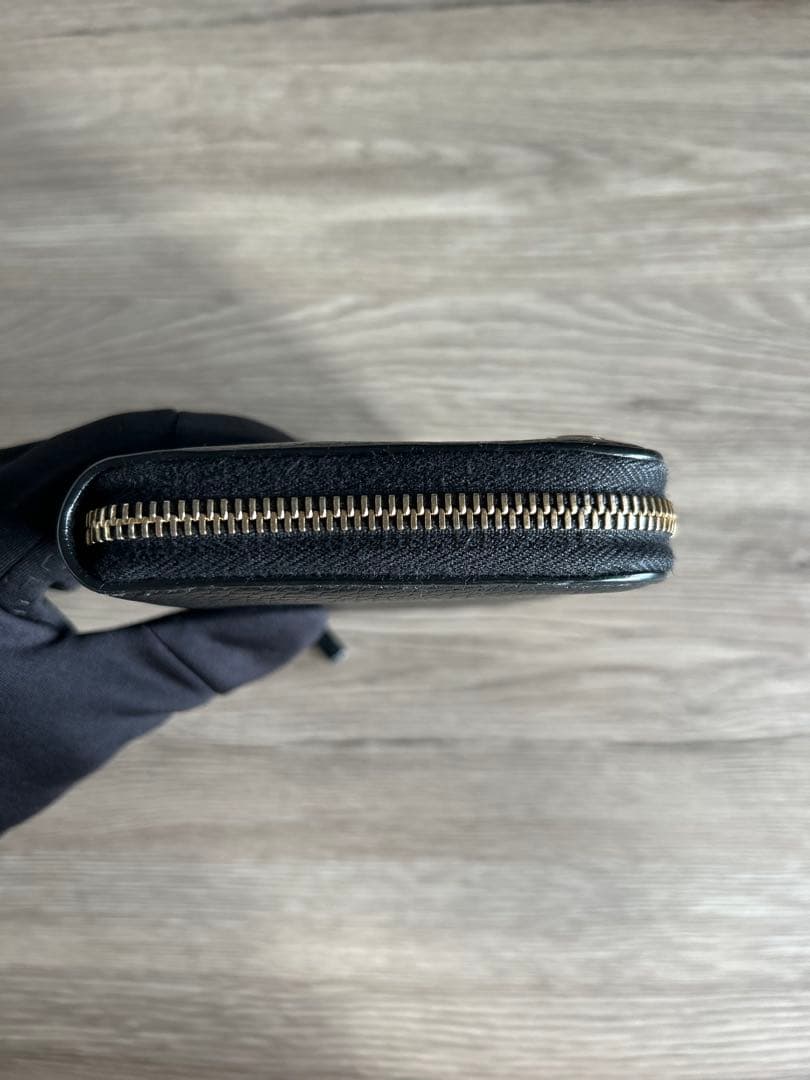 カラマ　【極美品】グッチ インターロッキング 長財布 ラウンドジップ 黒