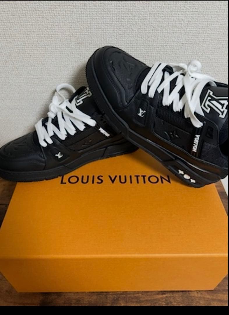 LOUIS VUITTON スニーカー　モノグラム　ブラック中古27cm