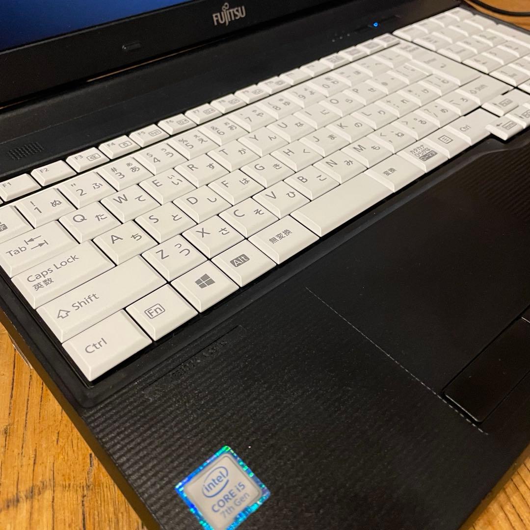 富士通 LIFEBOOK A577/R Core i5 Win11