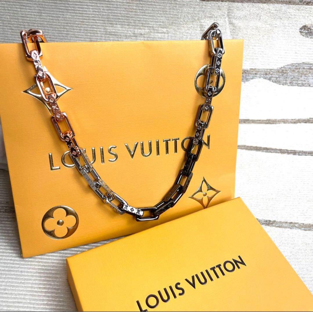 アクセサリー Blak