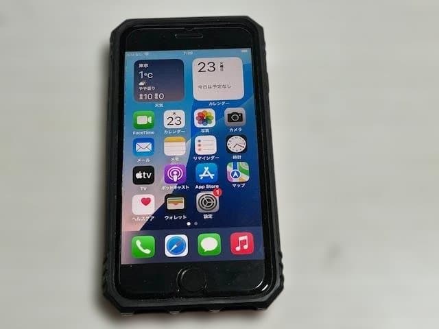 ■Apple iPhone SE 64GB（SIMフリー）
