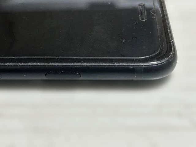 ■Apple iPhone SE 64GB（SIMフリー）