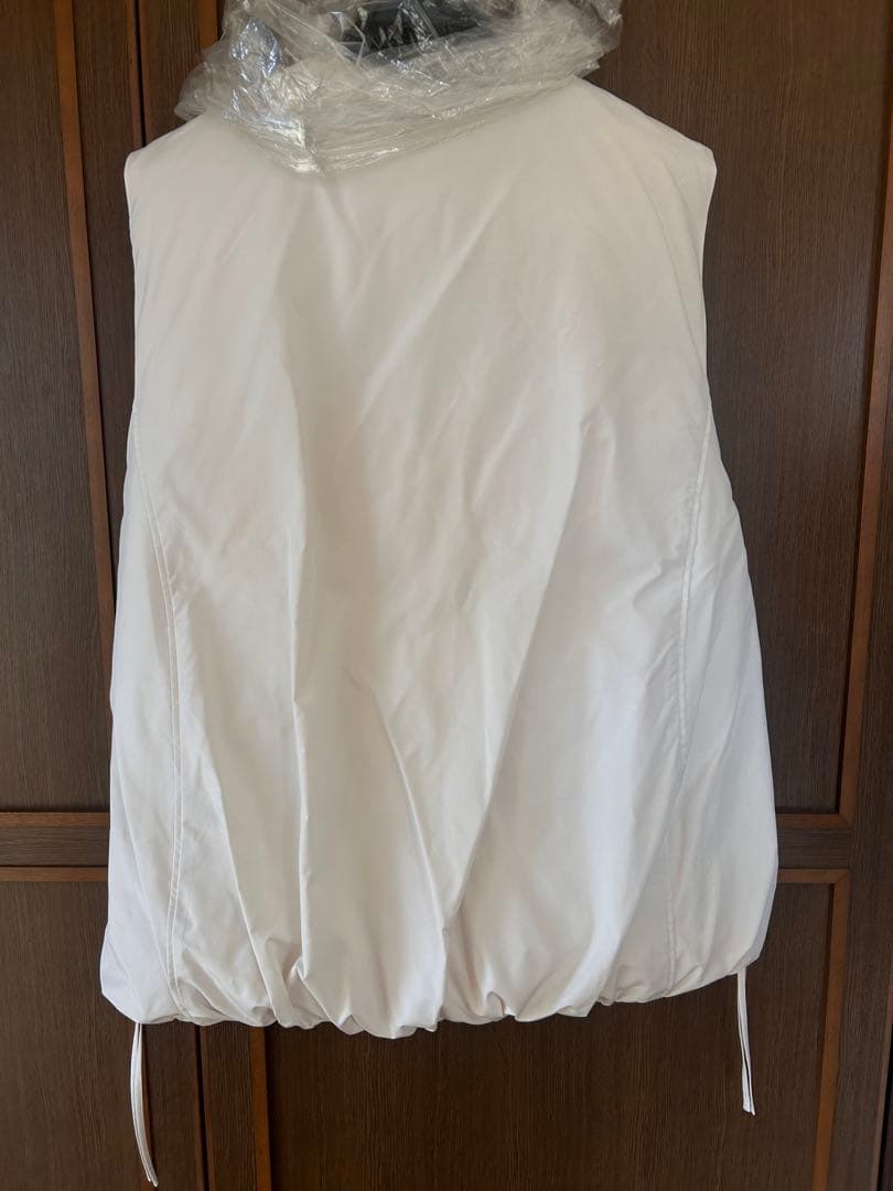 値下げ‼️未使用品★ MIESROHE★ｒｅｃｙｃｌｅミディダウンベスト