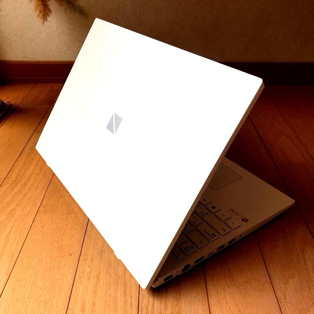 美品NECLaVie N1535/GAW【2023年製モデル】