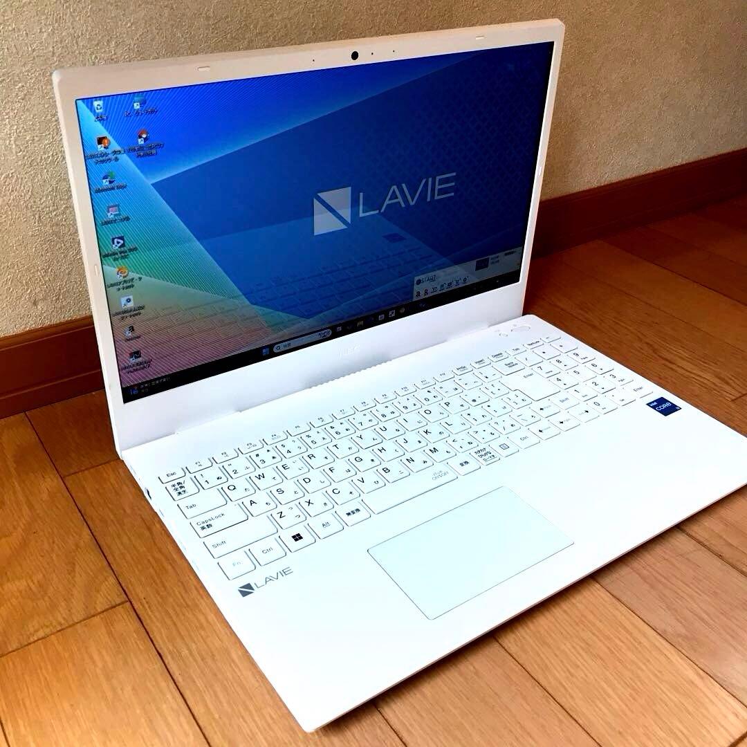 美品NECLaVie N1535/GAW【2023年製モデル】