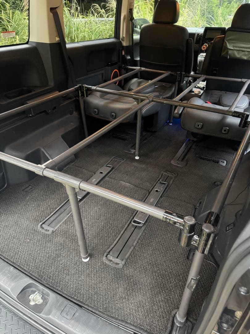 場所は大阪の石切です。直接引き取り限定。 デリカ　D5 車中泊ベッドキット。