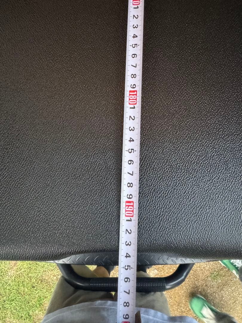 場所は大阪の石切です。直接引き取り限定。 デリカ　D5 車中泊ベッドキット。