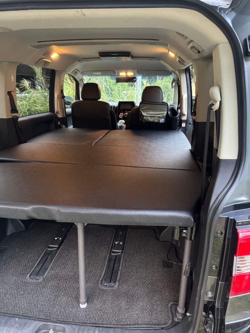 場所は大阪の石切です。直接引き取り限定。 デリカ　D5 車中泊ベッドキット。