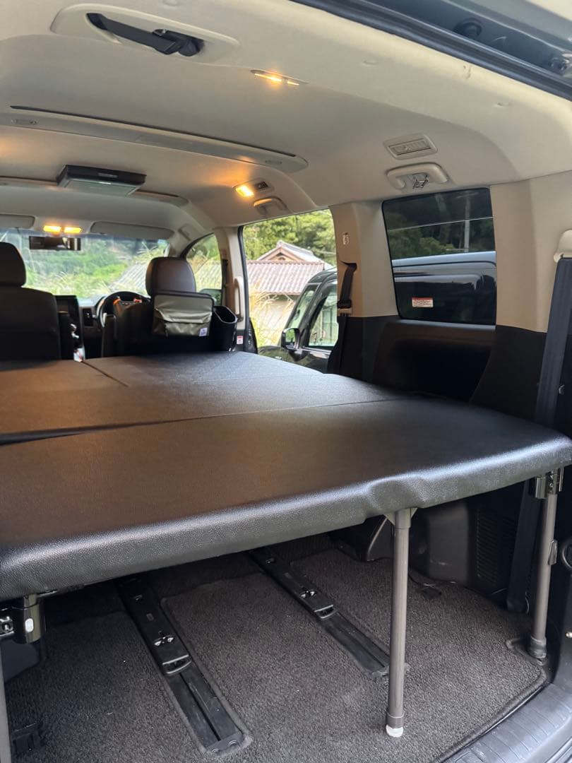 場所は大阪の石切です。直接引き取り限定。 デリカ　D5 車中泊ベッドキット。