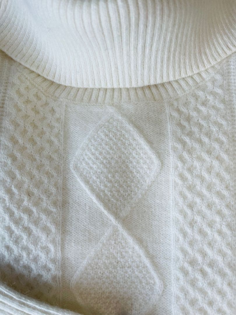 新品タグ付き　タートルセーター ニット　エンリコドマーニ　パフスリーブ　お値引き