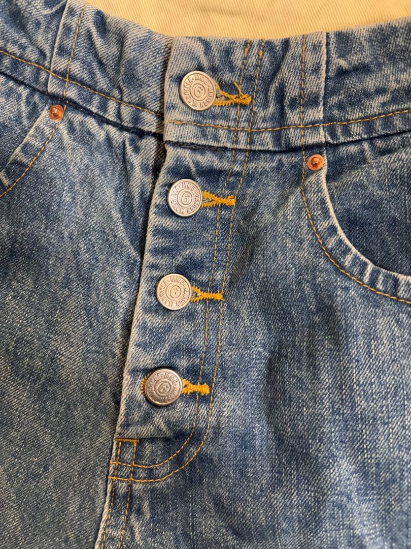 メゾンマルジェラ　ハイウエストライトブルー加工デニムパンツ　MM6