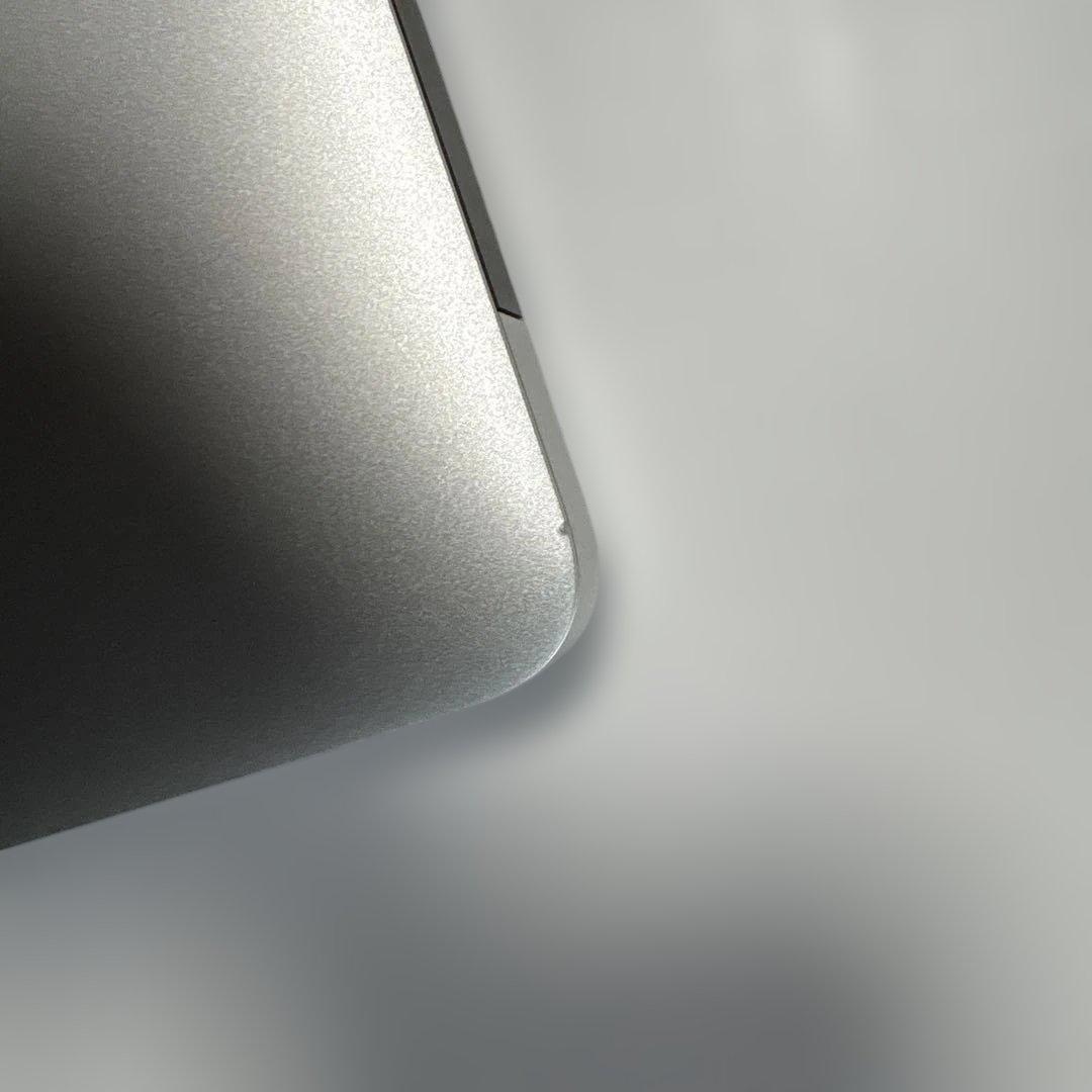 【値下げ】MacBook本体 シルバー 充電器付き