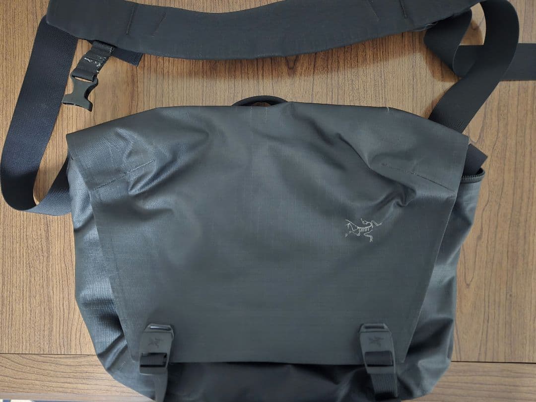 ARC'TERYX Granville10 クーリエバッグ