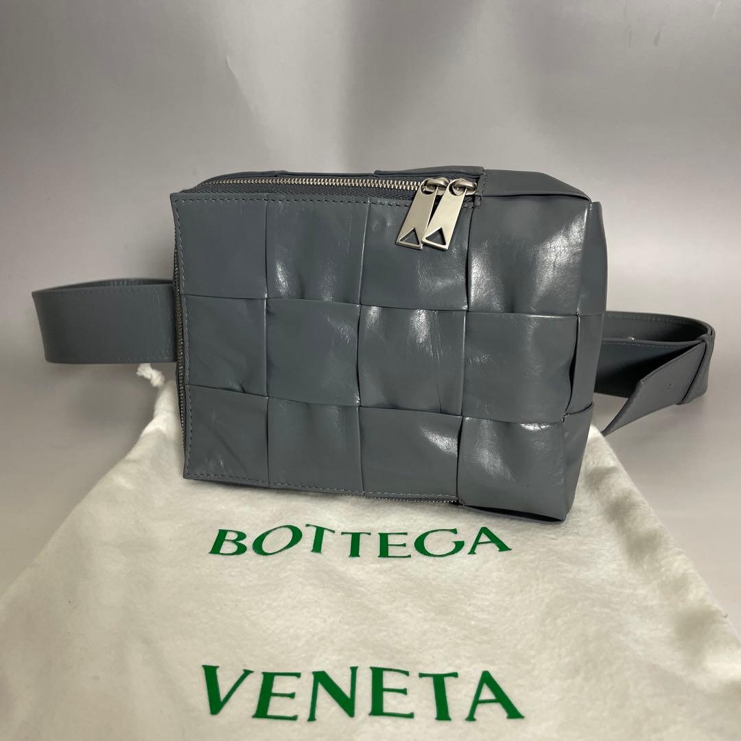 Bottega Veneta 極美品 カセット ボディバッグ レザー スリング