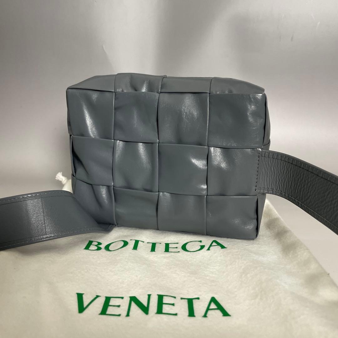 Bottega Veneta 極美品 カセット ボディバッグ レザー スリング