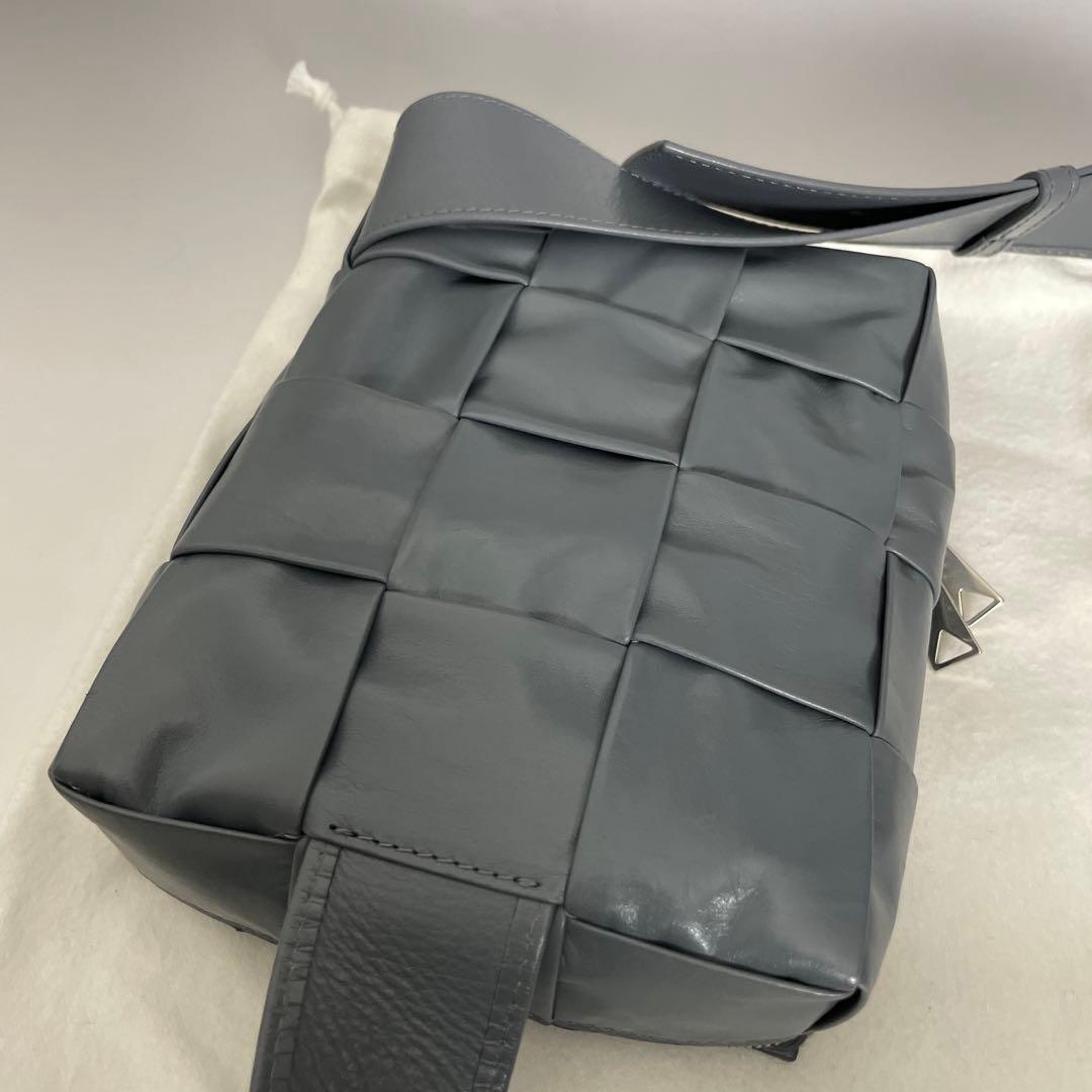 Bottega Veneta 極美品 カセット ボディバッグ レザー スリング