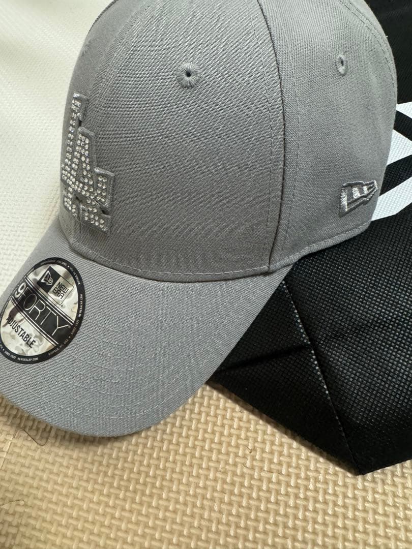 New Era 9FORTY LAキャップ グレー　ラインストーン