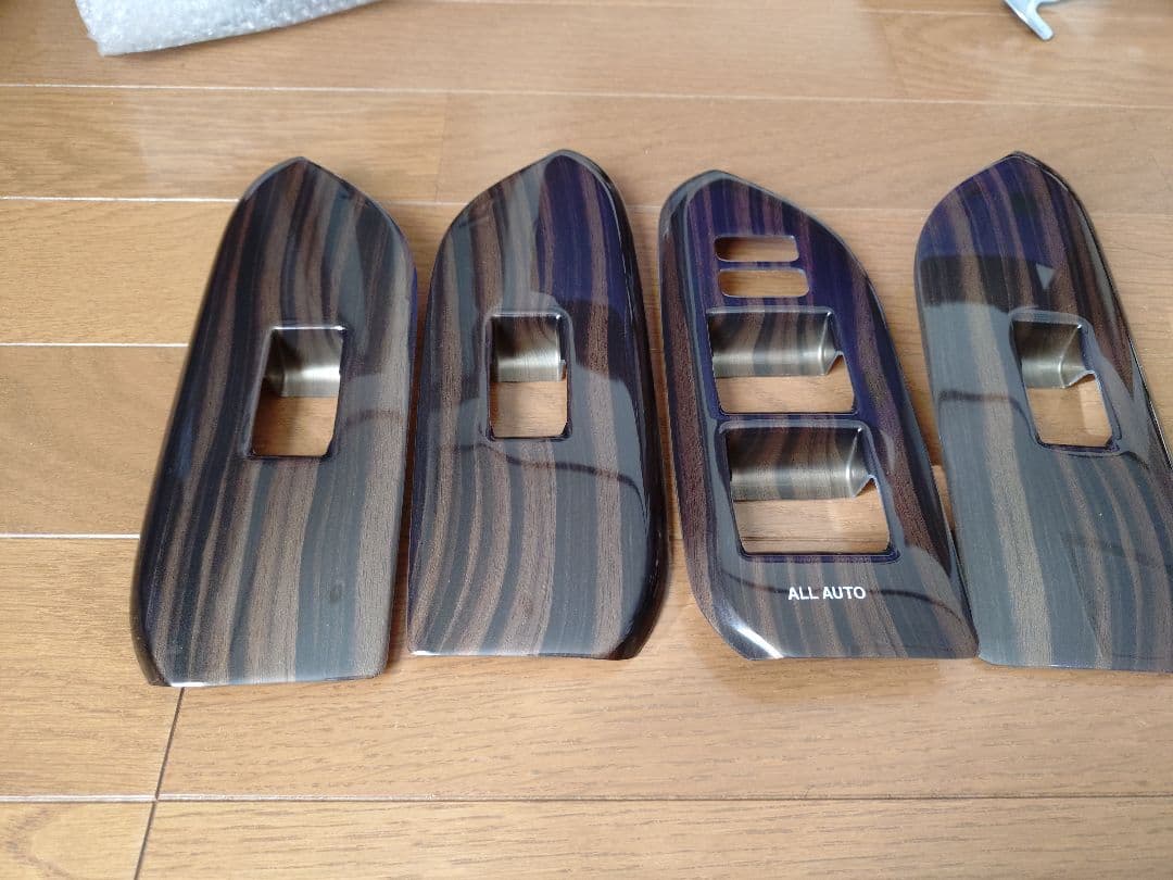 ドゥルドゥル　150プラド車内純正部品とセカンドステージ製インテリアパネル