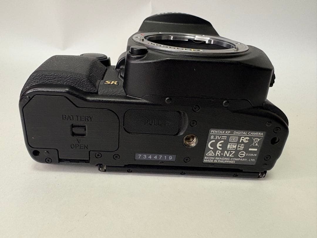 PENTAX KP デジタル一眼レフ ボディ　ペンタックス　撮影枚数2820枚