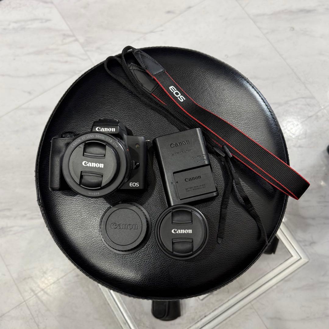 Canon EOS KISS M ミラーレスカメラ レンズ2個セット