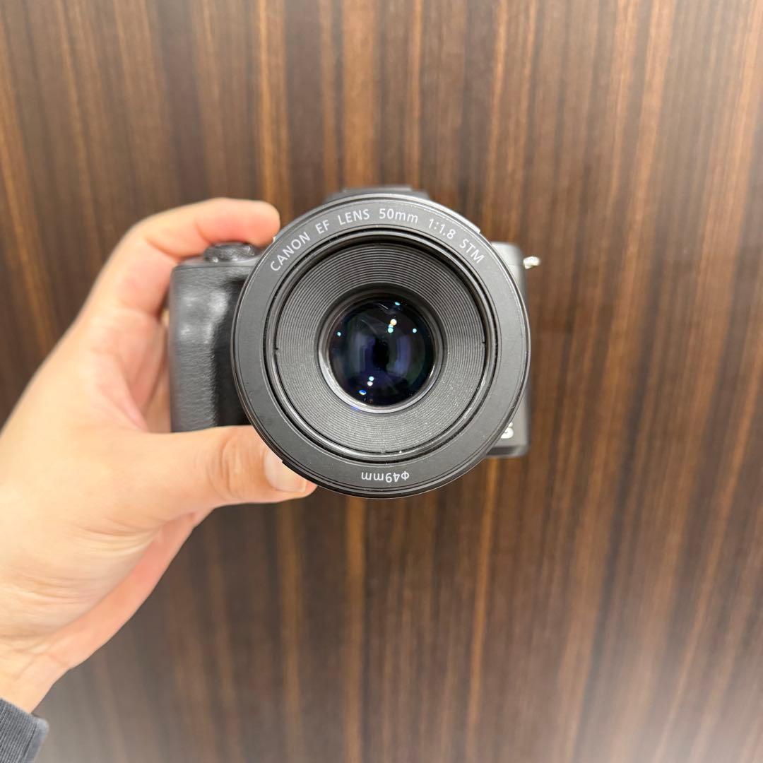 Canon EOS KISS M ミラーレスカメラ レンズ2個セット