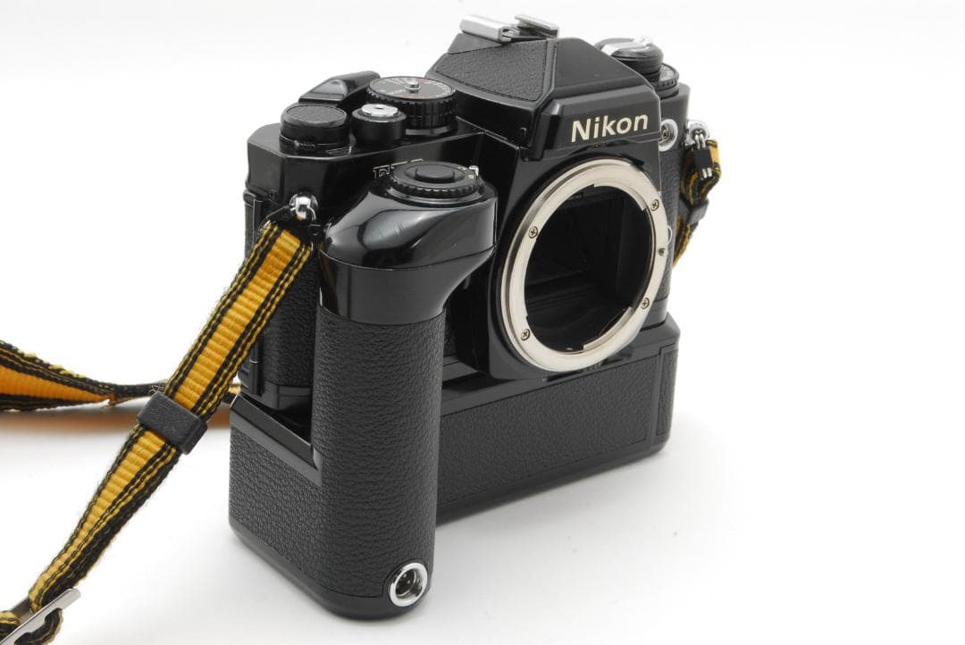 値下げ！〈美品＋〉Nikon FE2 35mmカメラ MD-12モータードライブ