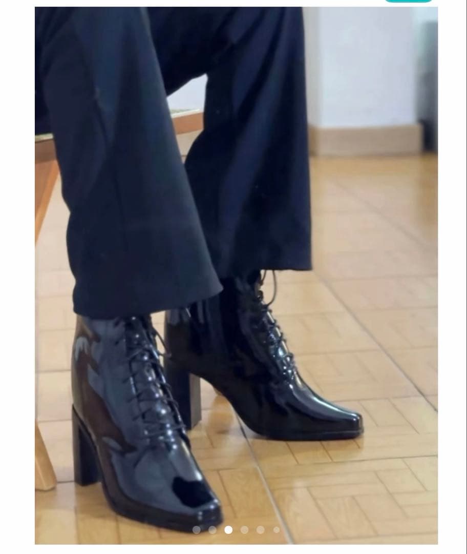 厚底エナメルブーツ